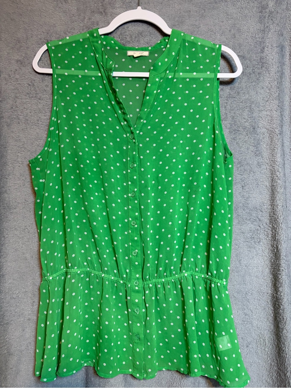 Pleione Green Polka Dot Sleeveless Peplum Blouse